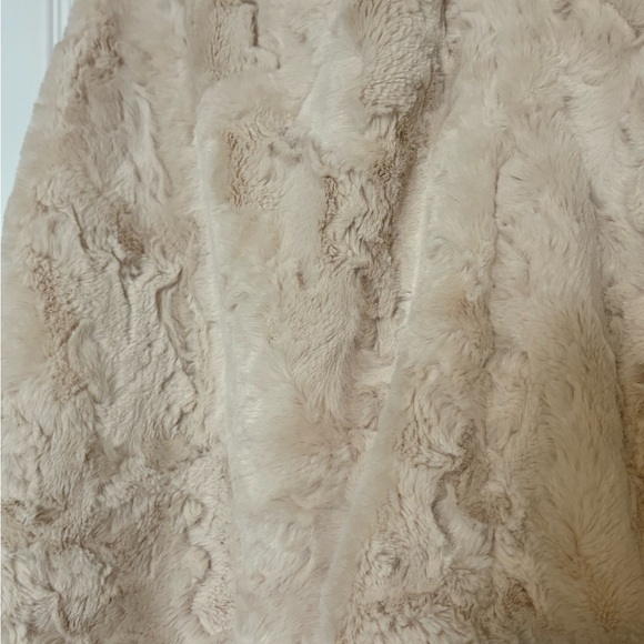 Maeve Faux Fur Shrug - Picture 12 of 13